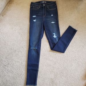 Hollister high rise destroyed skinny jeans
